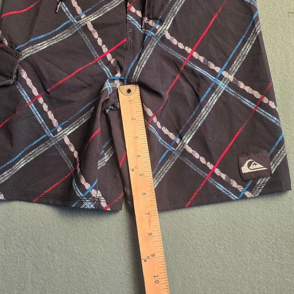 Quiksilver Boys Plaid Board Shorts Black Blue Red Swim Trunks‎ Size 6 2540565059